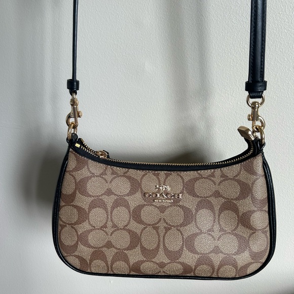 Coach Handbags - Coach Teri Brown Signature Crossbody Bag